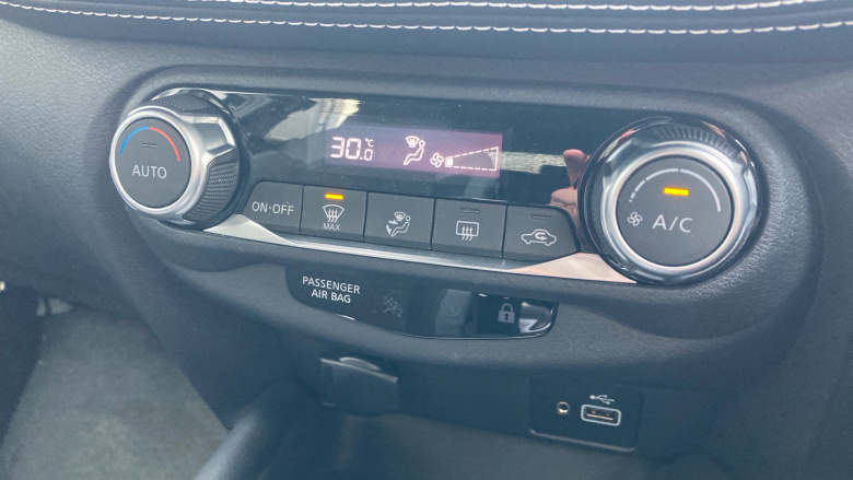 Nissan Juke 1.6 Hybrid N-Connecta 5dr Auto Hybrid Hatchback